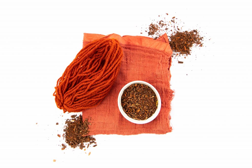 Garance, racines, moulues, avec morceaux